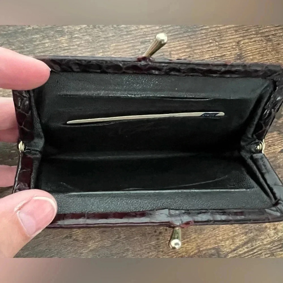 VINTAGE: St. Thomas | coin purse. - Picture 7 of 12